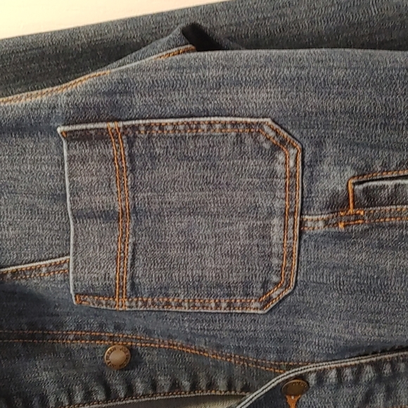 Ladies plus size Joe Fresh jean jacket - Picture 5 of 5